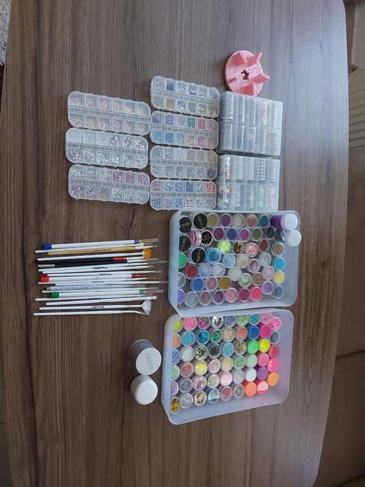 Pentru modele pe unghii