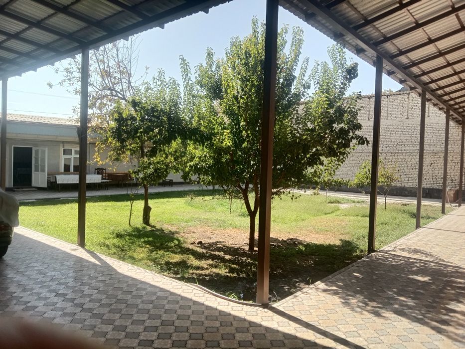 Домбирабодда ҳовли сотилади.