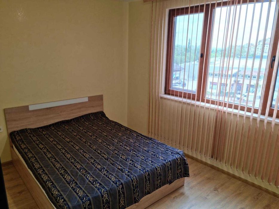 Дава се под наем Тристаен апартамент в Враца, Център - 70 кв.м за 382.5 € - Снимка #16