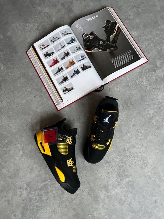 Air Jordan 4 Retro “Yellow Thunder”