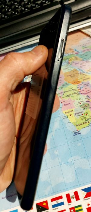 Продавам смарт телефон TCL 305