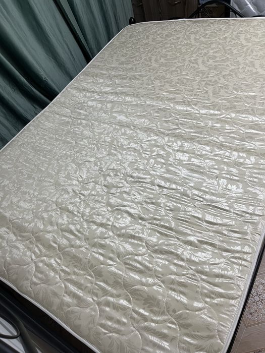 Матрас б/у 140х200