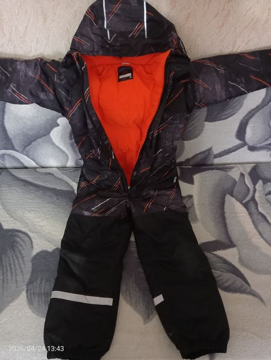 Продам комбинезон на мальчика