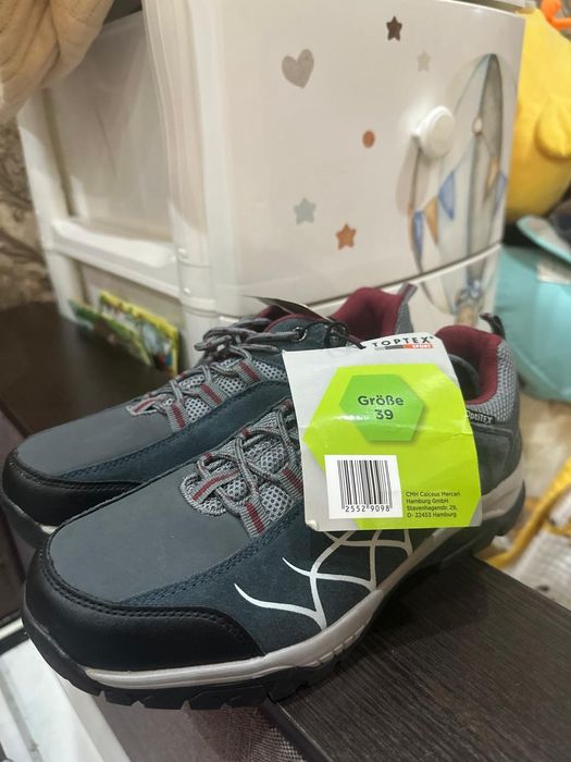 Женские кроссовки TOPTEX