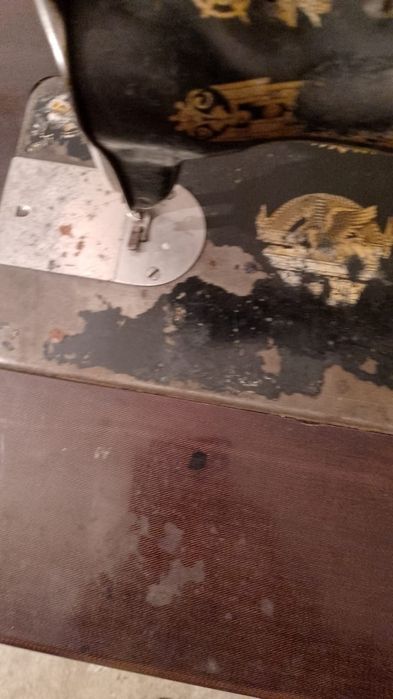 Продам швейную машину