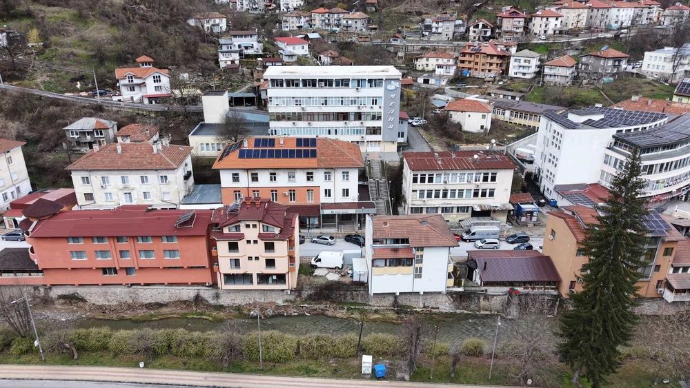 Парцел в центъра на град Мадан