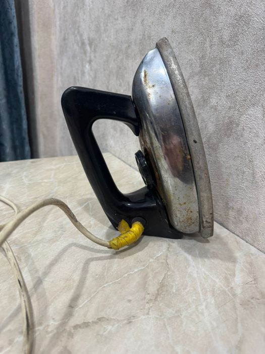 Утюг  советский. Совдеповский утюг