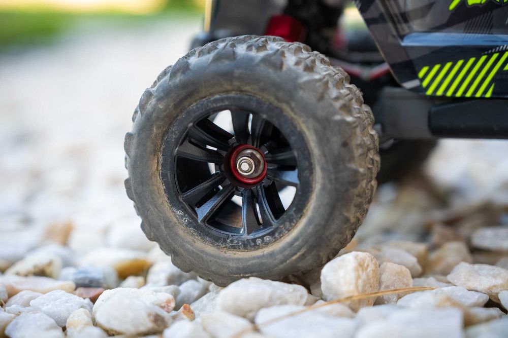 RC кола TRAXXAS MJX 16208 R/C Hyper GO Fury Pro Monster Truck