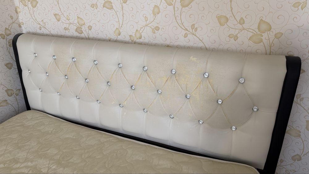 Продам двухспальную кровать 160×200
