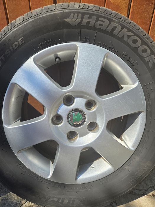 Джанти с гуми за Шкода Октавия оригинални с чисто нови летни гуми .