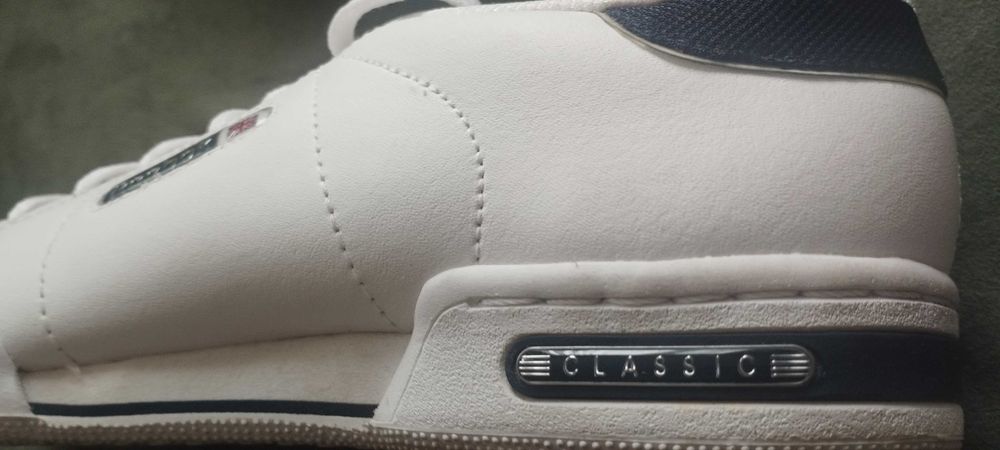 Оригинални, нови, кецове Reebok, унисекс, размер 36