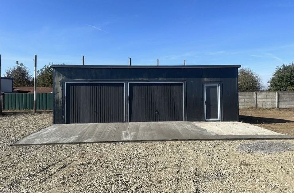 Garaje auto pe structura metalica