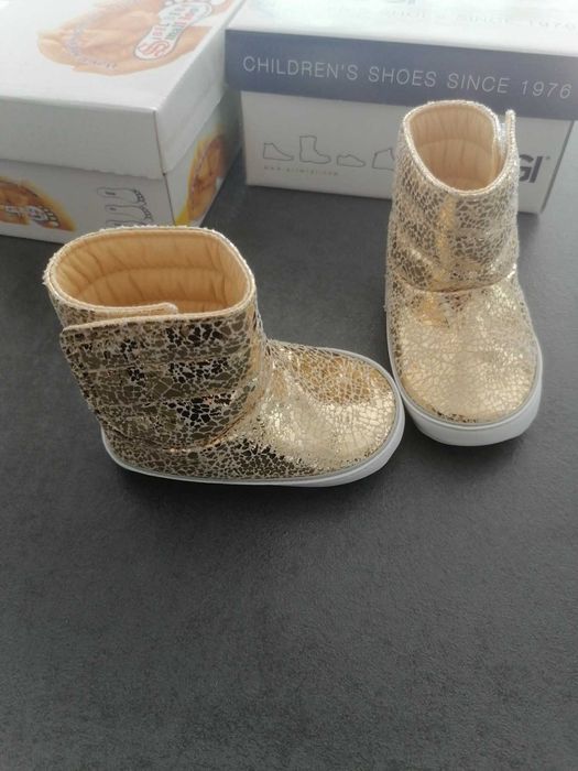 Бебешки обувки - ботушки