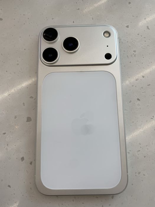 Айфон хр      64