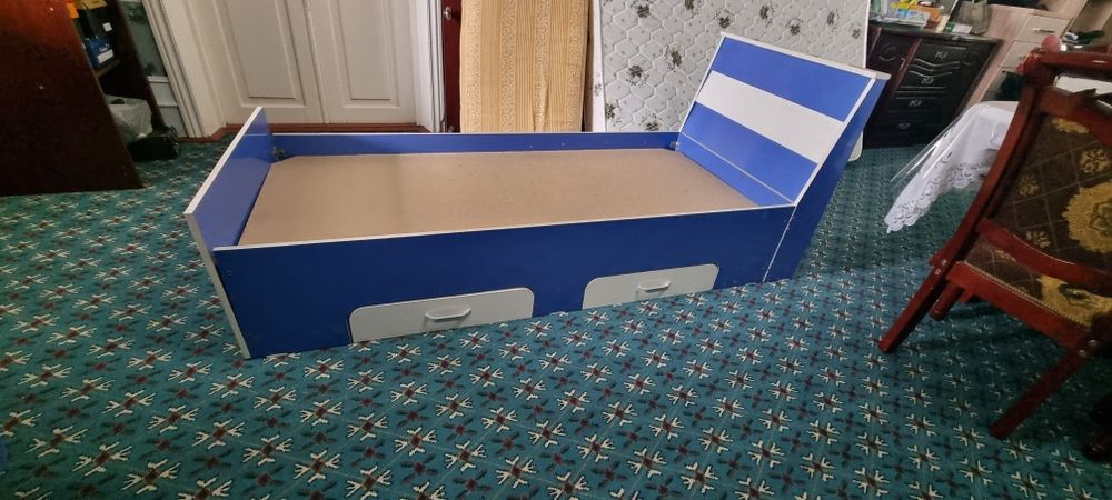 Диван подростковый б.у.