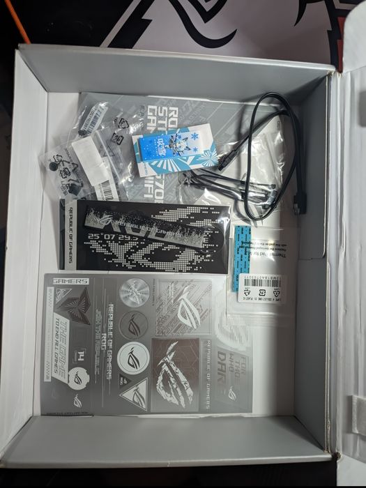 Asus ROG STRIX X670 E-A Gaming Wifi