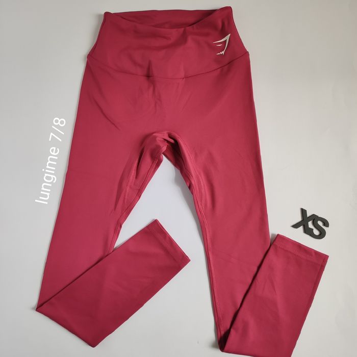 Haine sport Gymshark noi pentru femei si barbati
