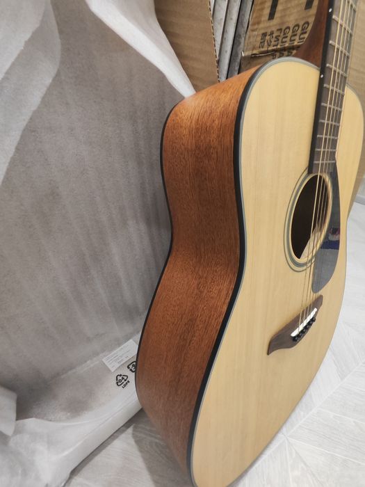 Акустическая гитара Yamaha FG800M