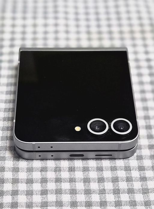 Telefon samsung z flip6