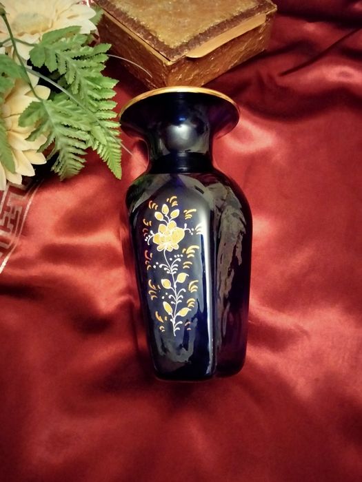 Ваза  синяя интерьерная