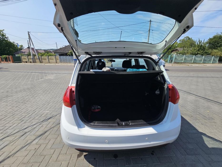 KIA Venga 2011 — imagine 4