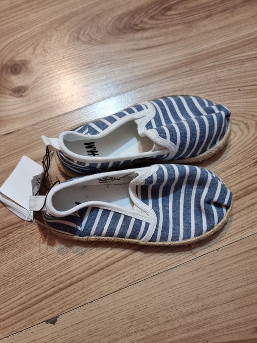 Продавам детски обувки