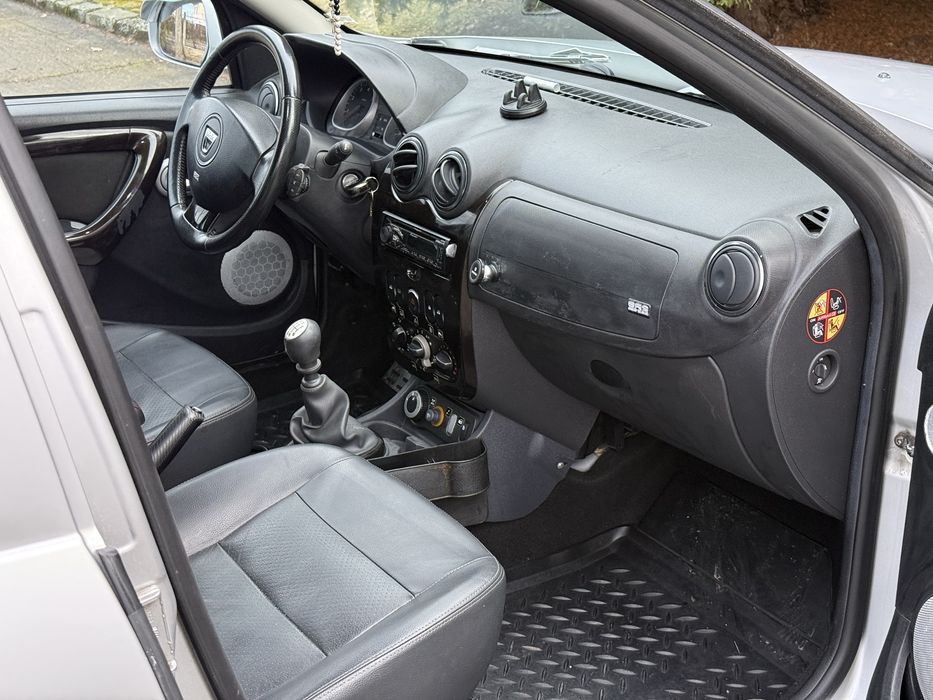 Vând Dacia duster 4x4
