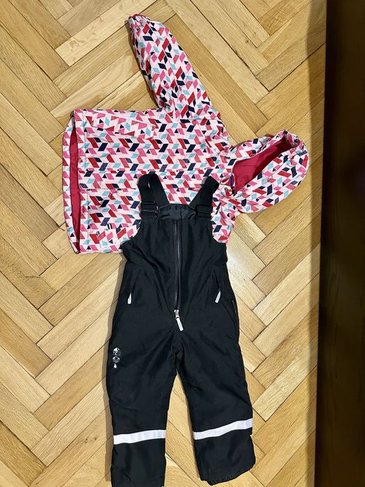 Vand haine fetita masura 104 noi sau stare excelenta