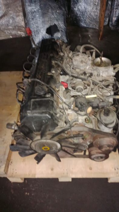 Мерседес 124 Мерседес 210 двигателя каробки.