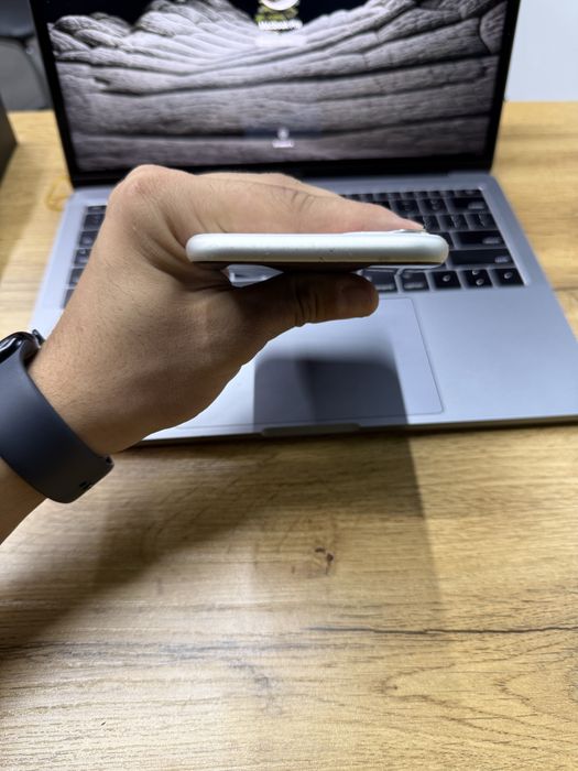 Iphone 11 ozi holati rasimda 64 tali 68%