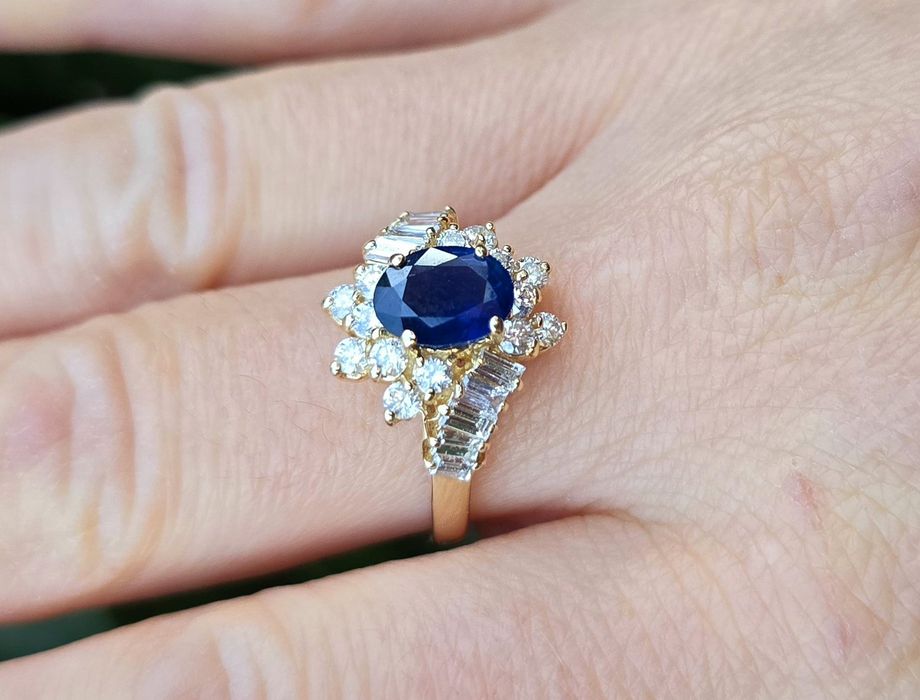 Inel cu safir și diamante naturale