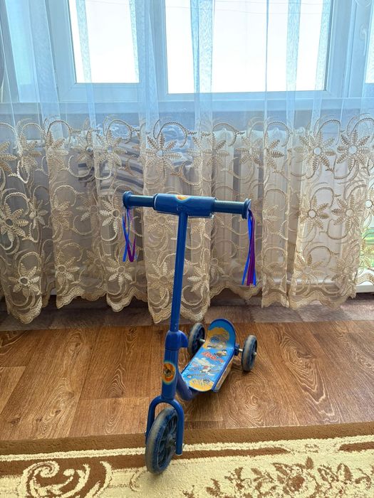 Детский самокат трёхколёсный