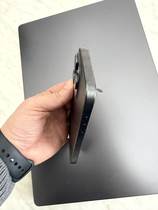 Iphone 15 pro 128Gb black titanium