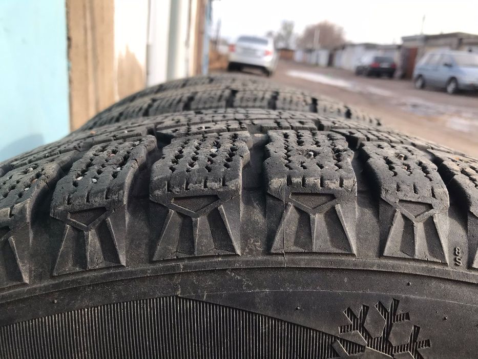 Продам зимние шины 17/265/70