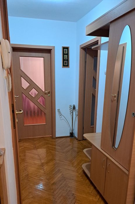 Închiriez apartament 2 camere