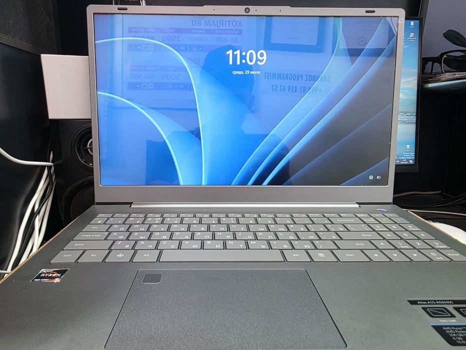 Noutbuk sotiladi Dexp atlas a15