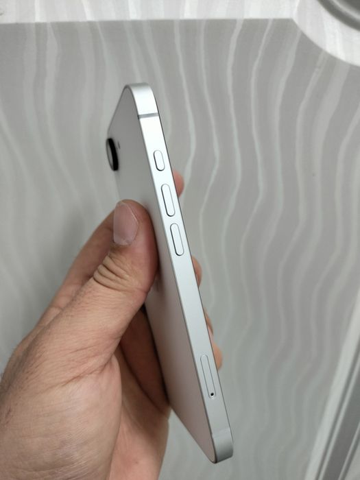 Айфон 16е 128гб ёмкост 100