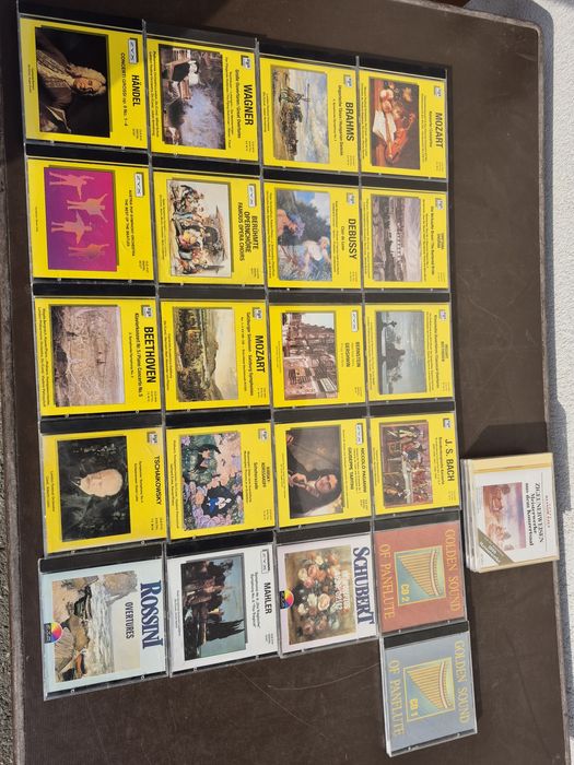Vand 24 CD muzică clasică mixta,colectia Gala klasic & colectia ZYX .