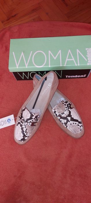 Дамски обувки чисто нови