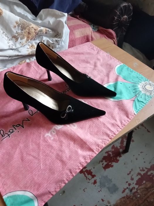 Туфли женские замшевые.