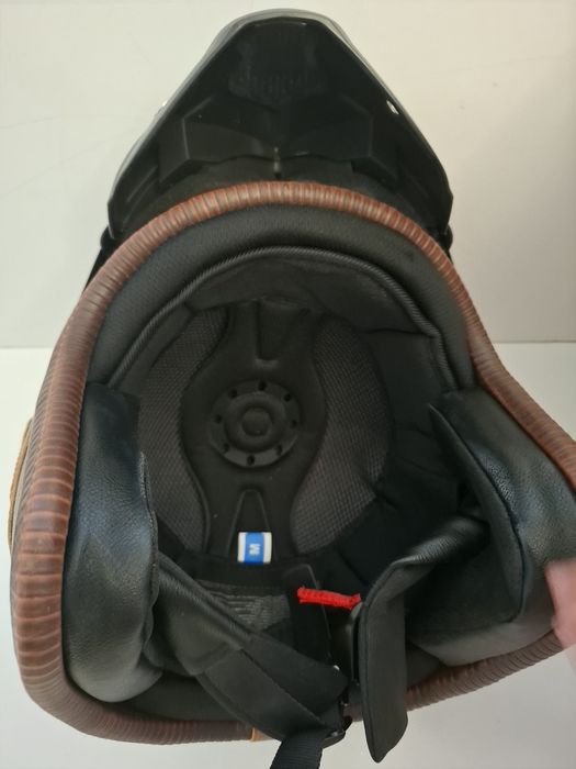 Casca retro. Nouă, nefolosită