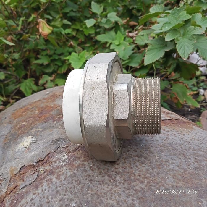 Продам муфту американка 63