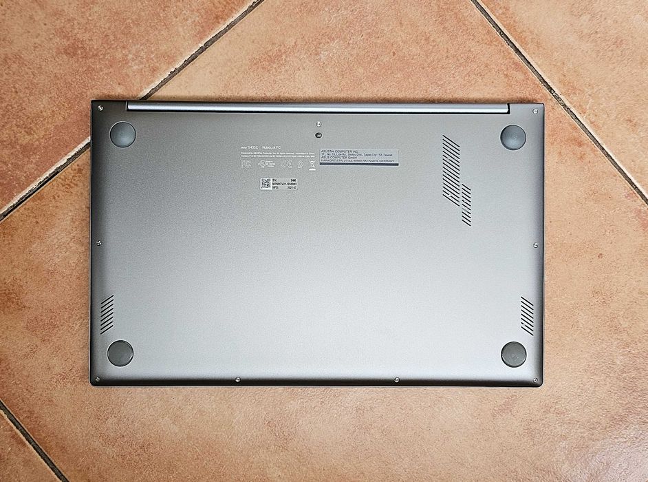 Laptop ASUS VivoBook S14-S435EA