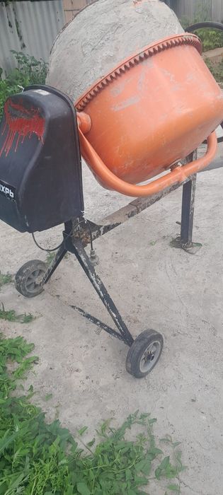 Бетономешалка на