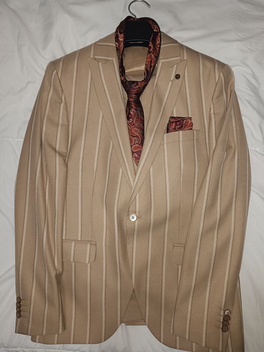 Costum pentru bărbați