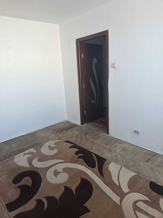 Apartament cu 2 camere pe Bulevard. Preț 17500 euro