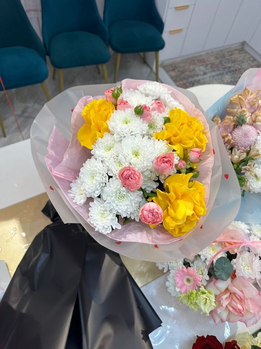 Продам все цветы за 2000 тг