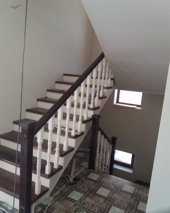 Лечтницы из массива дерево.