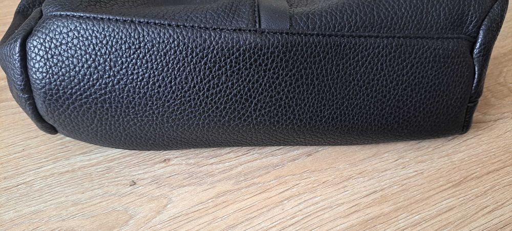 Черна дамска чанта Tendenz