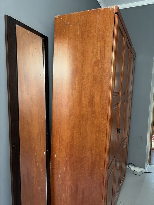 Шкаф большой деревянный